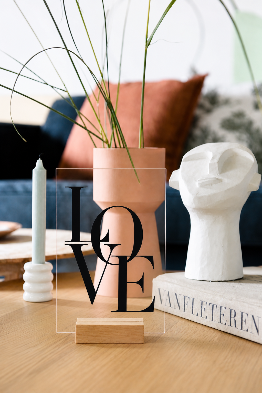 Minimal Love Display